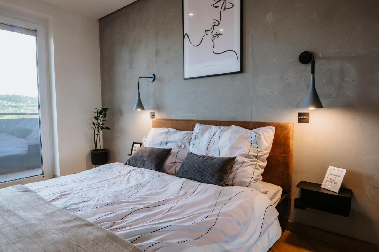 Minimalist Design Penthouse - Kosice Old Town Lägenhet Exteriör bild