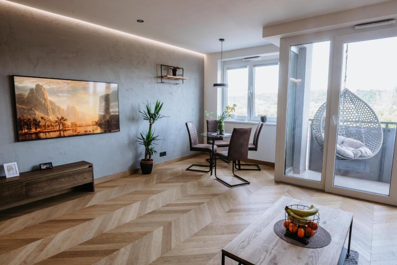 Minimalist Design Penthouse - Kosice Old Town Lägenhet Exteriör bild